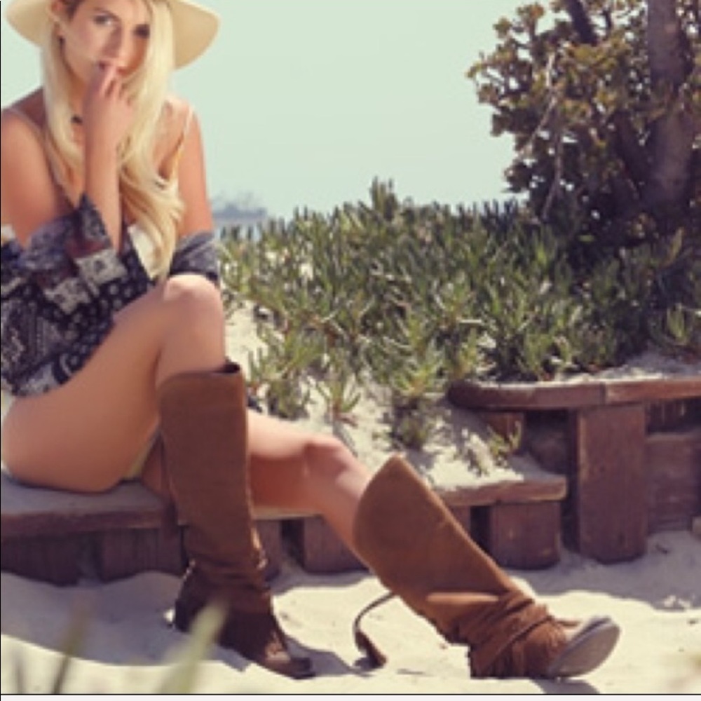 NIB Taupe Boho Chic Fringe Leather Western Boots - Picture 3 of 8